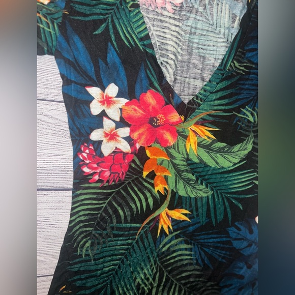 Fashinova Cute🩷💙🧡💛💚🤍Paradise Top! NEW with tags! NEVER worn! - Picture 5 of 11